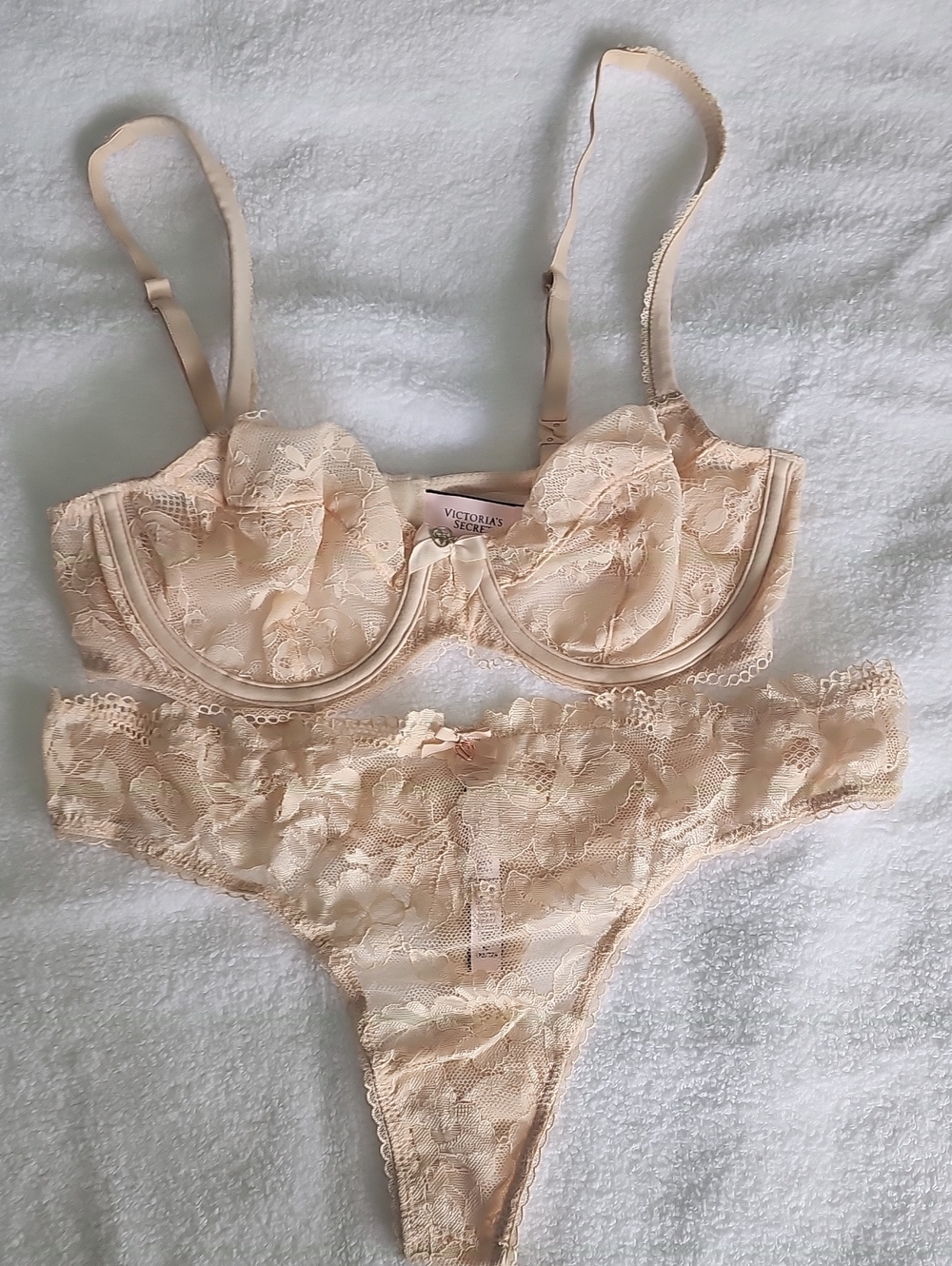Victoria's Secret Nude Lace Underwire Bra & Thong Set